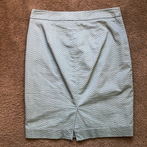 Cute Limited Pencil Skirt! - Picture 3 of 6